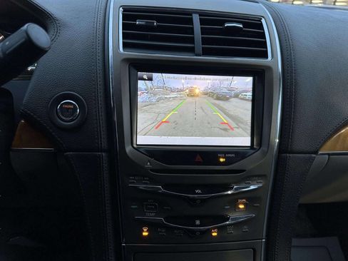 Used 2015 Lincoln MKX AWD w/ Equipment Group 102A image 18