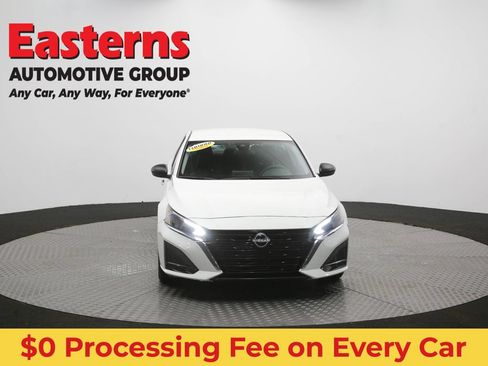 Used 2025 Nissan Altima 2.5 SV FWD image 51
