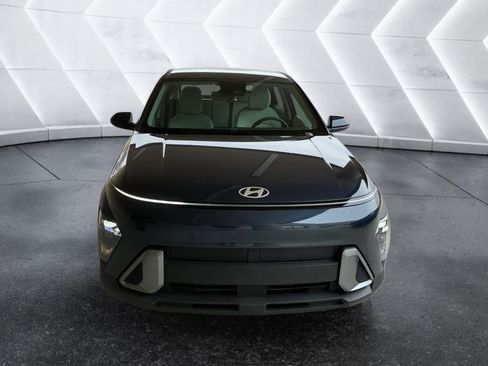 Used 2026 Hyundai Kona SE FWD image 2