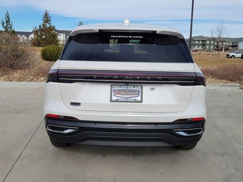 New 2026 Lincoln Nautilus Premier image 8