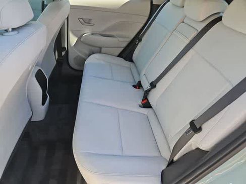 Certified 2025 Hyundai Kona SE image 18