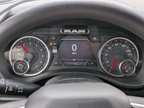 New 2026 RAM 1500 Express AWD/4WD image 32