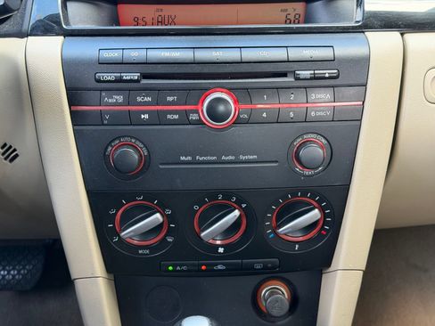 Used 2008 MAZDA MAZDA3 i Touring Value FWD image 9
