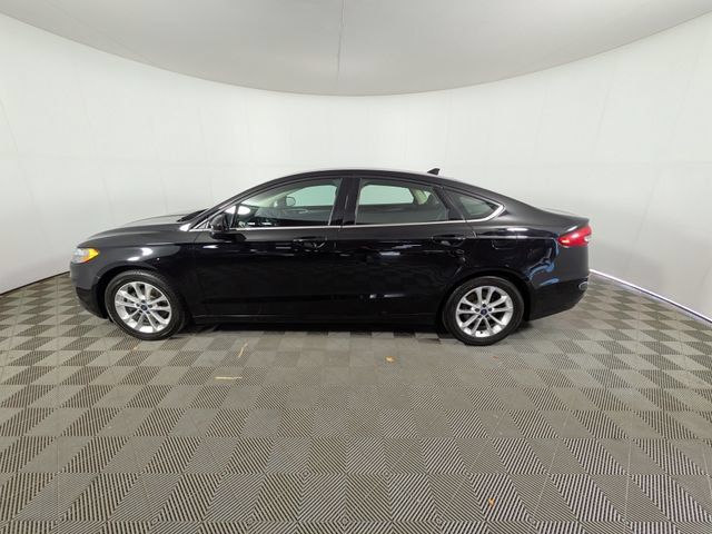 Used 2019 Ford Fusion SE FWD image 21