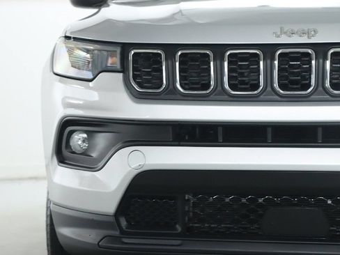 Used 2024 Jeep Compass Latitude AWD/4WD image 7