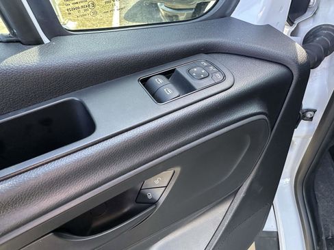 Used 2022 Mercedes-Benz Sprinter 2500 image 19