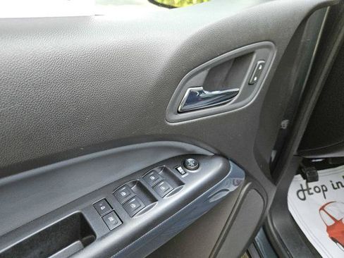 Used 2017 Chevrolet Colorado Z71 AWD/4WD image 16