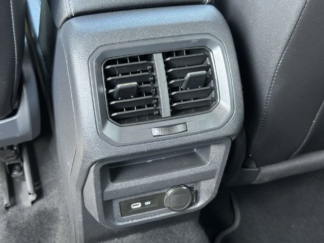 Used 2023 Volkswagen Tiguan SE FWD image 18