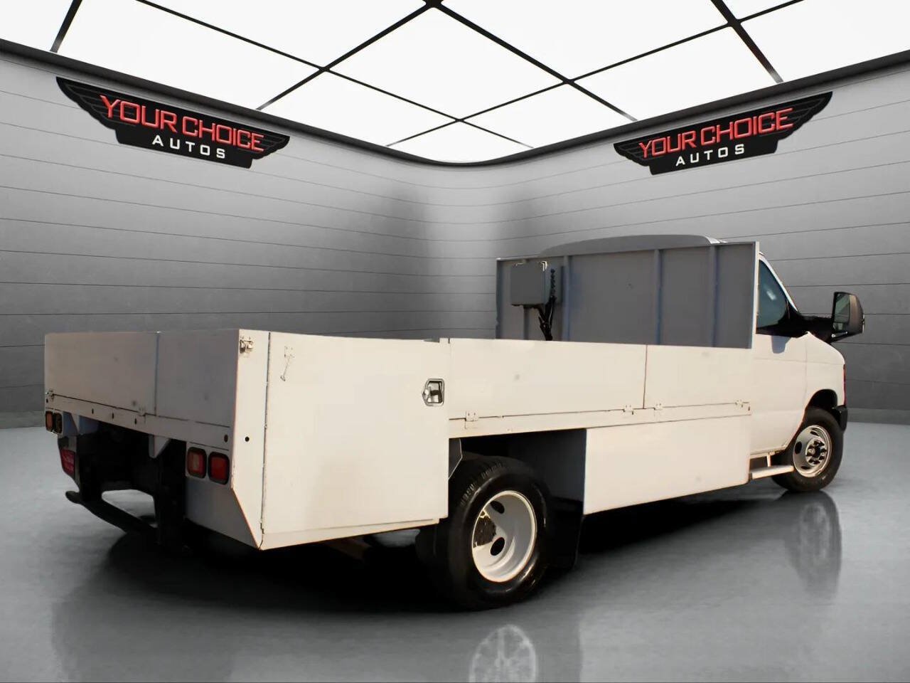Used 2011 Ford E-450 and Econoline 450 Super Duty RWD image 5