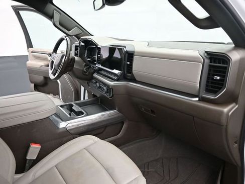 Used 2025 Chevrolet Silverado 3500 LTZ w/ LTZ Plus Package AWD/4WD image 25