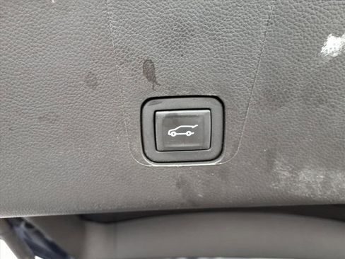 Certified 2023 Chevrolet Traverse LT image 33