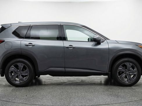 Used 2025 Nissan Rogue SV image 11