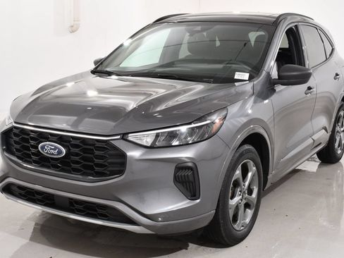 Used 2023 Ford Escape ST-Line w/ Tech Pack #1 AWD/4WD image 2