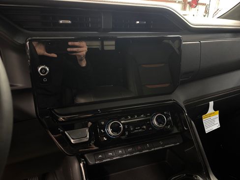 Certified 2025 GMC Sierra 1500 AT4 w/ AT4 Premium Package image 21