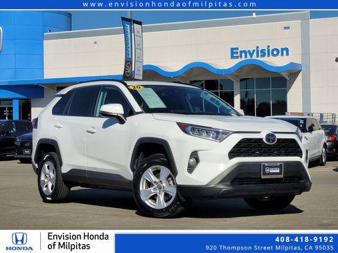 Used 2020 Toyota RAV4 XLE w/ Convenience Package image 1