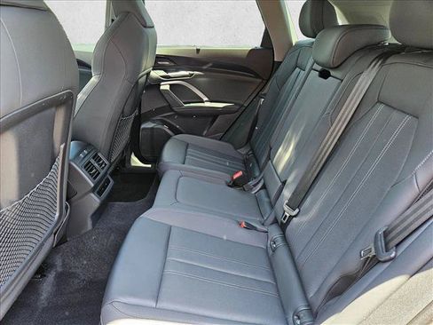 Used 2025 Audi Q5 Premium Plus w/ Premium Plus AWD/4WD image 24