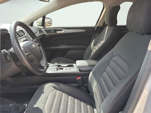 Used 2019 Ford Fusion SE FWD image 10