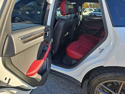 Used 2023 Porsche Macan Turbo image 12