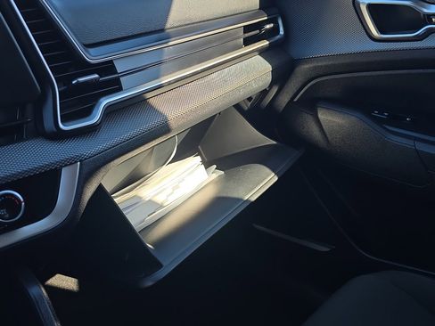 Used 2024 Kia Sportage LX image 28