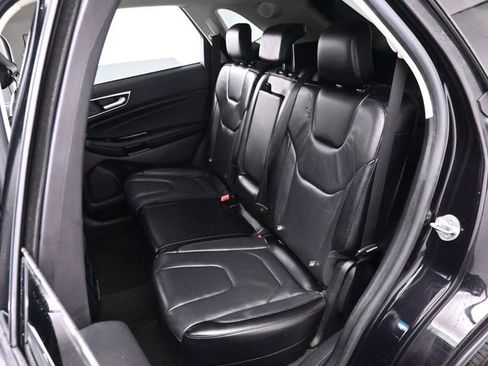 Used 2019 Ford Edge Titanium image 14