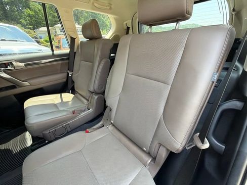Used 2022 Lexus GX 460 Luxury w/ Sport Design Package AWD/4WD image 34