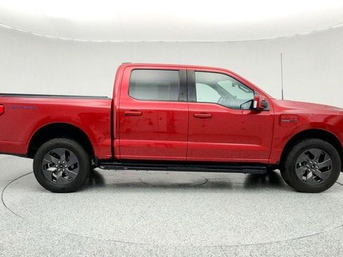 Used 2022 Ford F150 Lightning Lariat image 4