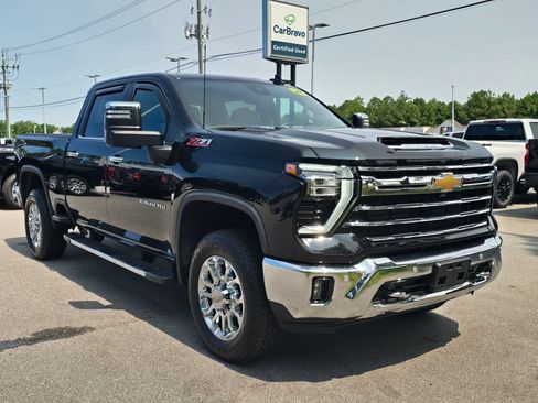Used 2024 Chevrolet Silverado 2500 LTZ w/ LTZ Premium Package AWD/4WD image 7