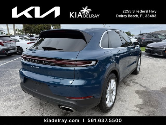 Used 2024 Porsche Cayenne AWD/4WD image 3