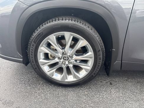 Used 2020 Toyota Highlander Limited AWD/4WD image 38