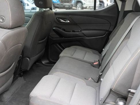 Used 2021 Chevrolet Traverse LS FWD image 12