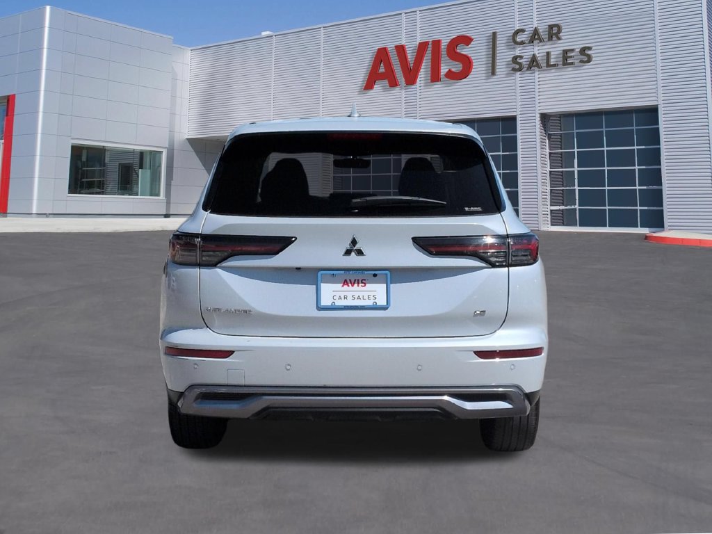 Used 2025 Mitsubishi Outlander SE AWD/4WD image 7