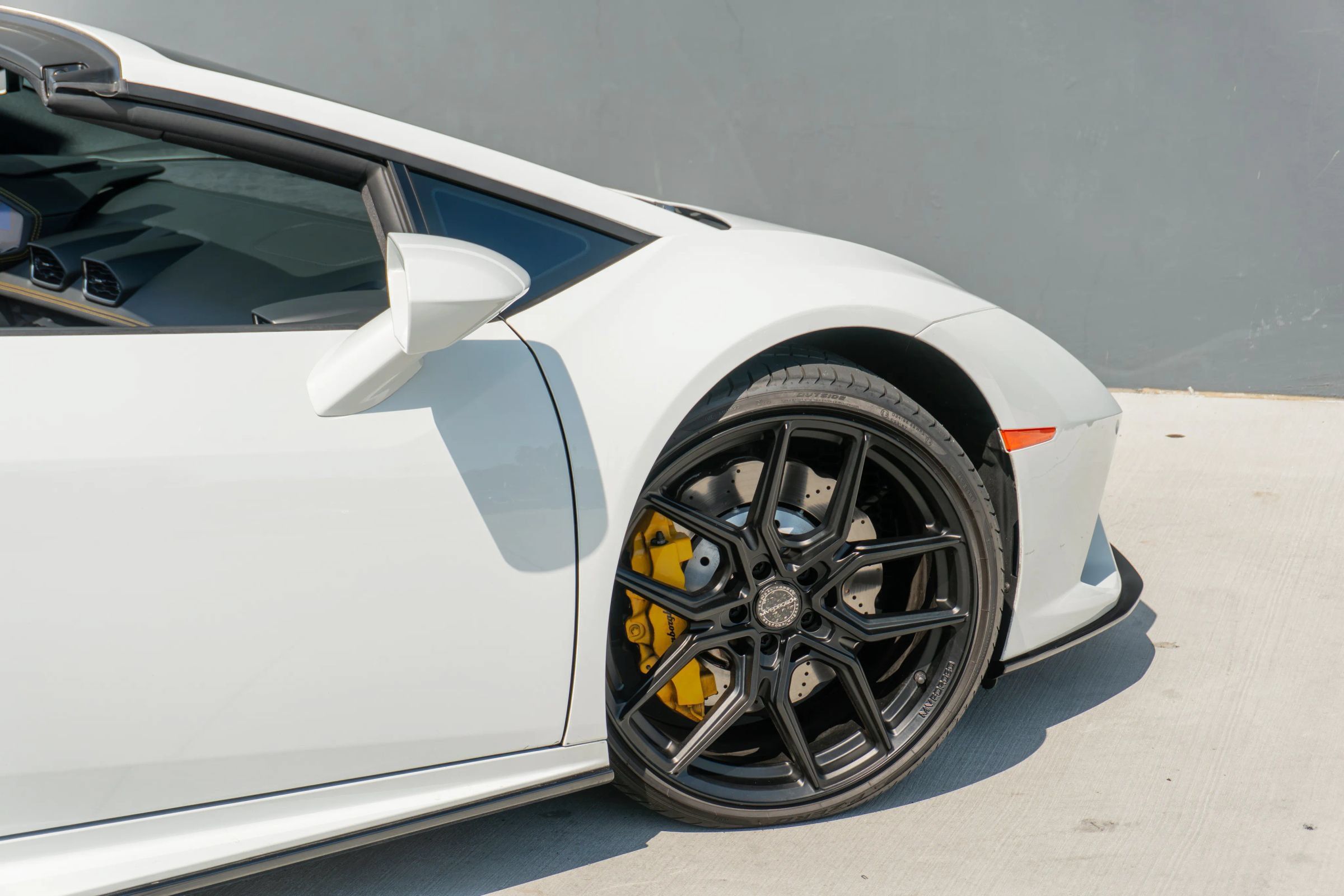 Used 2021 Lamborghini Huracan EVO RWD image 42