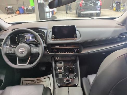 Used 2023 Nissan Rogue SV w/ SV Premium B Package AWD/4WD image 5