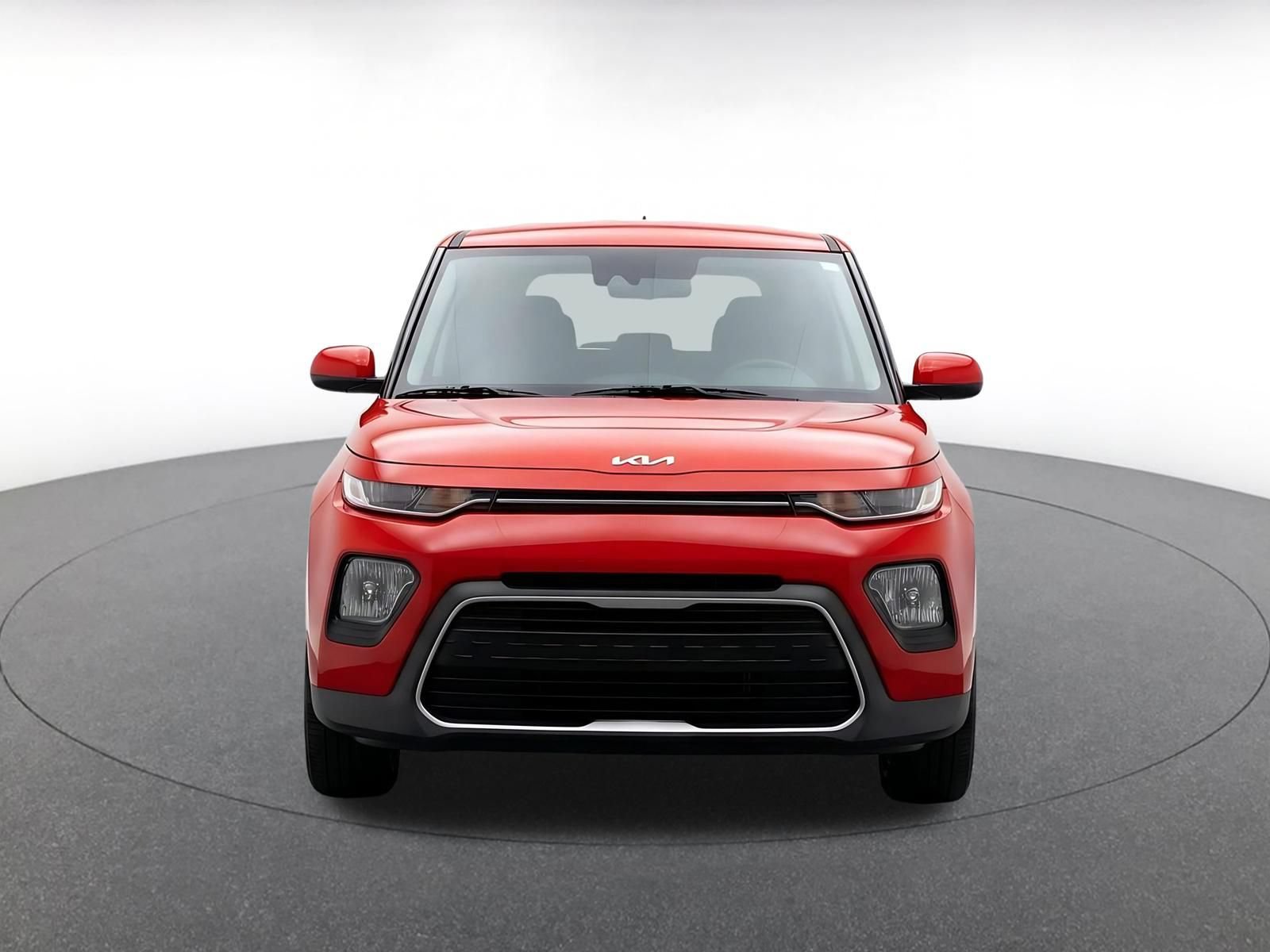 Used 2025 Kia Soul LX w/ LX Technology Package FWD image 2