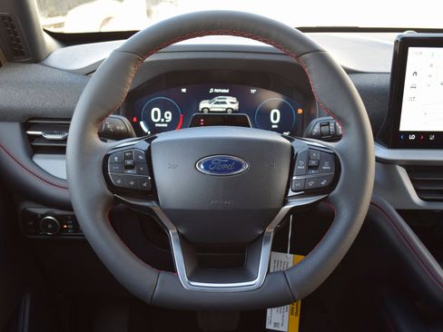 New 2026 Ford Explorer ST-Line w/ ST-Line Street Pack image 8