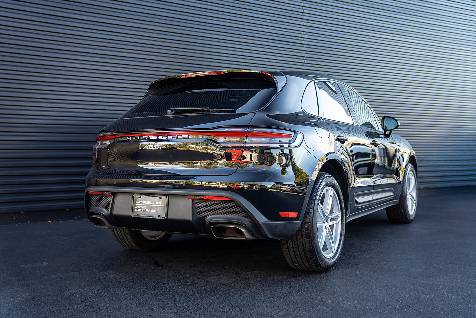 Certified 2026 Porsche Macan AWD/4WD image 28