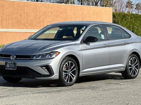 Certified 2025 Volkswagen Jetta Sport image 8