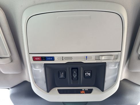 Used 2023 Subaru Forester Premium AWD/4WD image 35