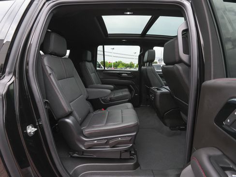Used 2026 Chevrolet Suburban RST w/ RST Capability Package AWD/4WD image 43