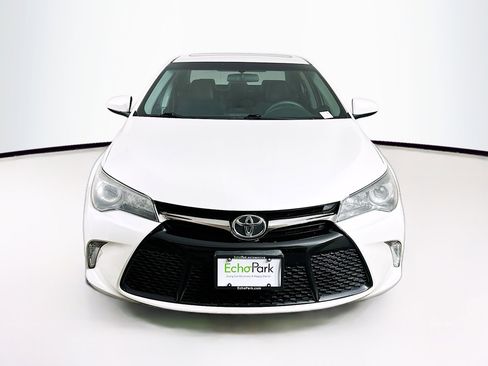 Used 2016 Toyota Camry XSE w/ Moonroof Package FWD image 2