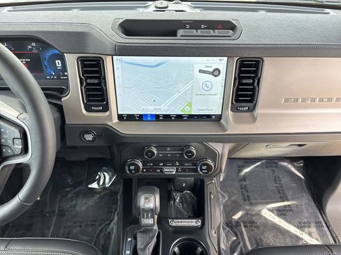 New 2025 Ford Bronco Outer Banks AWD/4WD image 13