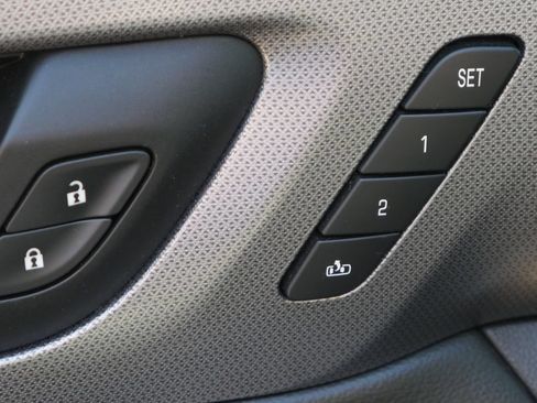 Used 2018 Chevrolet Traverse Premier AWD/4WD image 25
