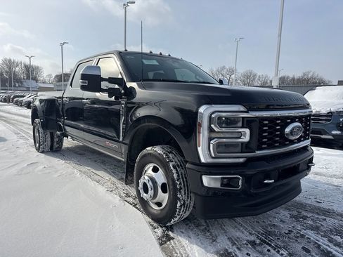 Used 2024 Ford F350 Platinum image 4