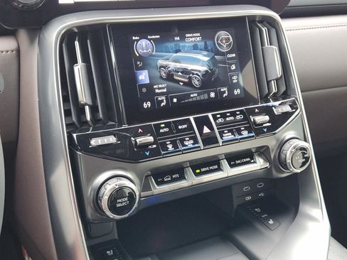 New 2026 Lexus LX 600 4WD w/ Luxury Package image 13