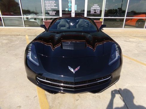 Used 2016 Chevrolet Corvette Stingray Convertible w/ 2LT Preferred Equipment Group RWD image 2