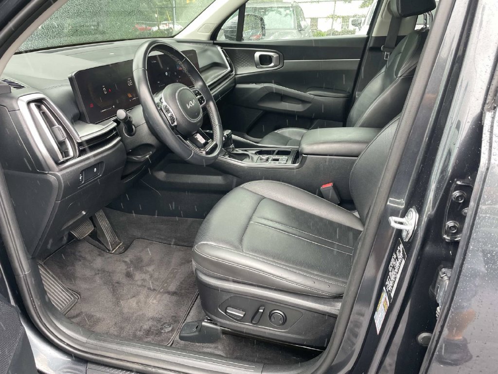 Used 2025 Kia Sorento S w/ Panoramic Sunroof Package AWD/4WD image 18