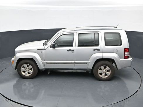 Used 2011 Jeep Liberty Sport AWD/4WD image 12