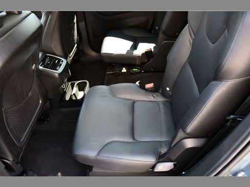Used 2020 Volvo XC90 T6 Momentum AWD/4WD image 15