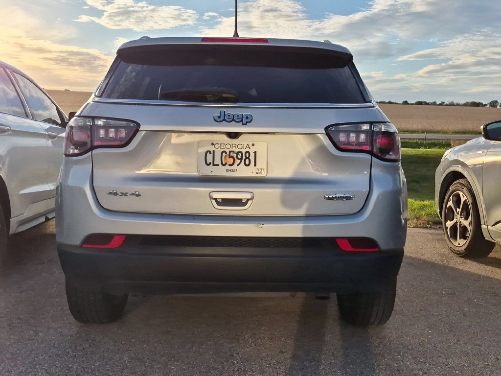Used 2024 Jeep Compass Latitude AWD/4WD image 3