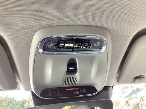 Certified 2021 Volvo XC60 T8 Inscription Expression w/ Climate Package image 29